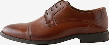 Next Nauhakengät värissä ruskea: etupuoli