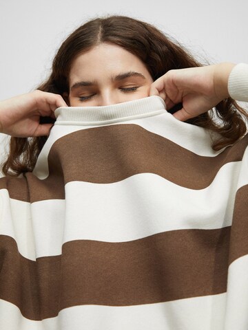 Pull&Bear Sweatshirt in Beige