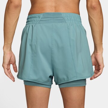 NIKE Regular Sportshorts 'One' in Grün