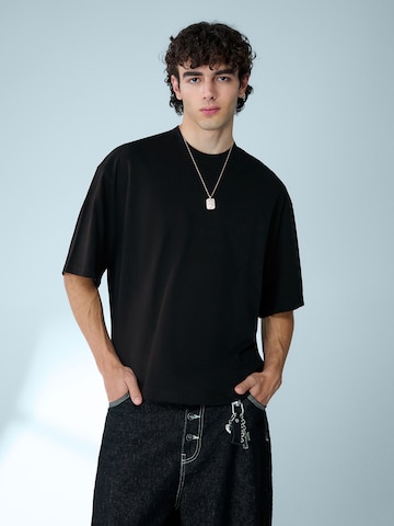 Bershka Shirt in Zwart: voorkant