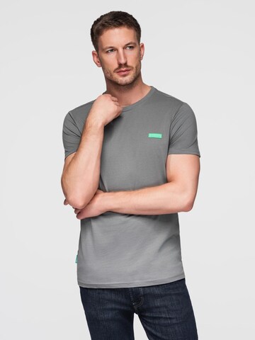 Ombre Bluser & t-shirts i grå