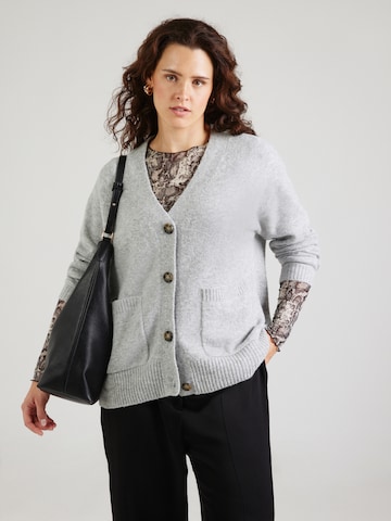 Vero Moda Curve - Cárdigan 'VMCBOOM' en gris: frente