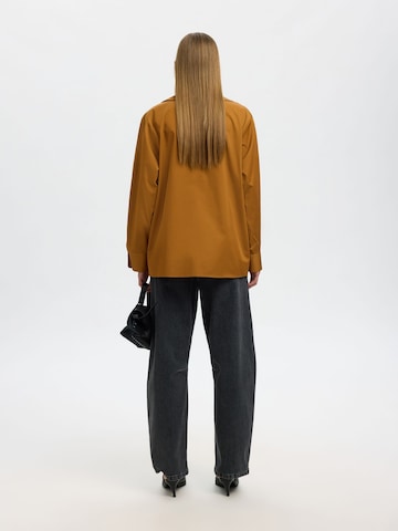 SELECTED Bluse i brun