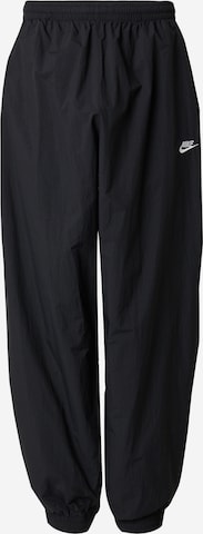 Effilé Pantalon 'CLUB' Nike Sportswear en noir : devant