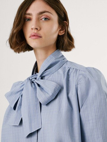 Pepe Jeans Blouse 'Loratycy' in Blauw