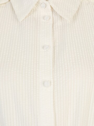 Robe-chemise 'SWATIA' Y.A.S Petite en blanc