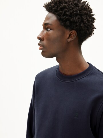 Sweat-shirt ARMEDANGELS en bleu