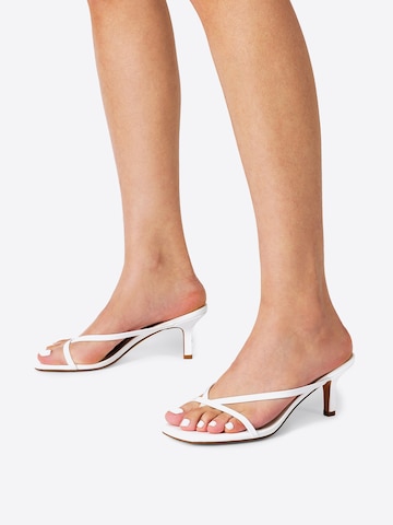 Dream Pairs Strap Sandals in White