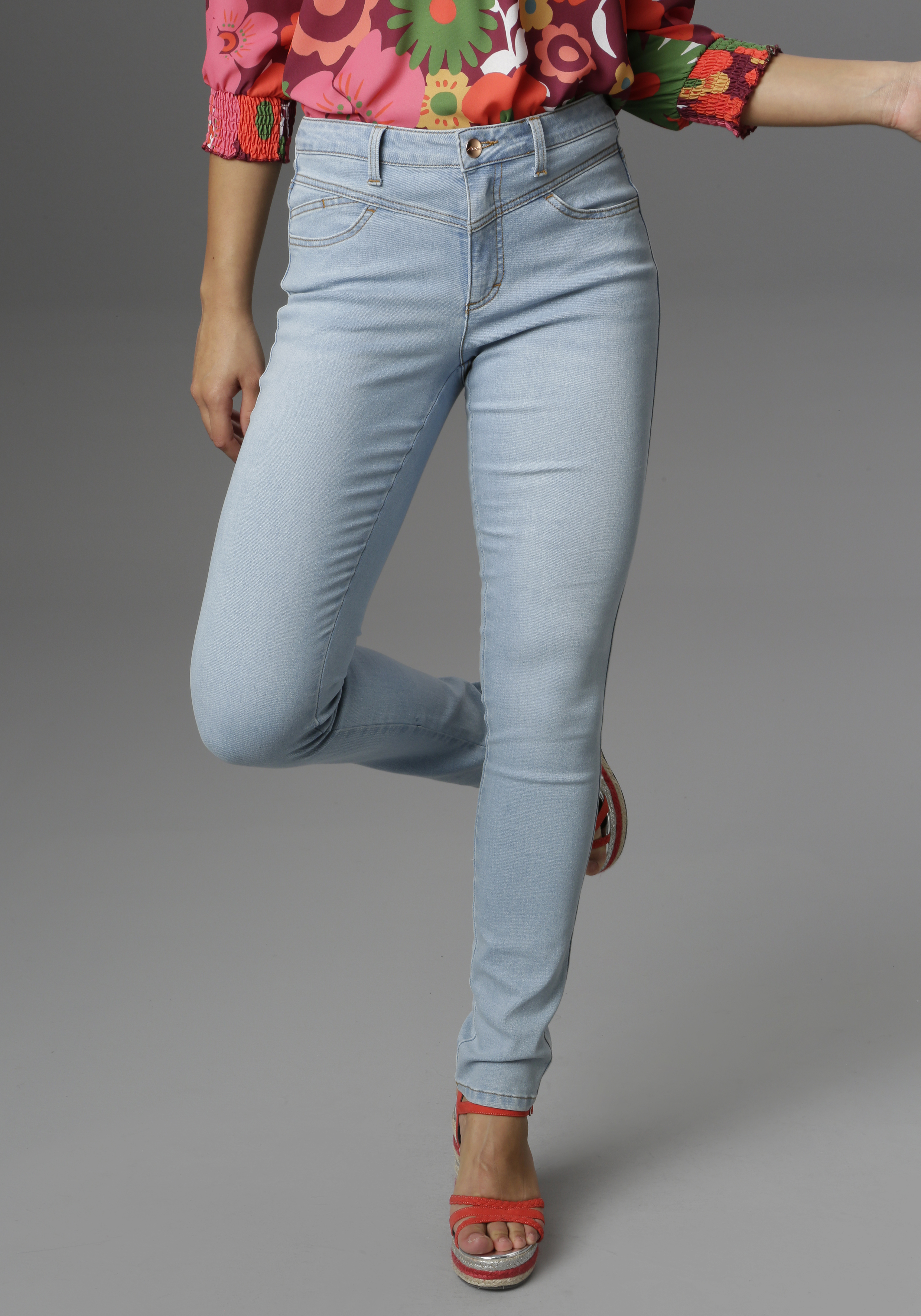 Aniston SELECTED Jeans in Blau 