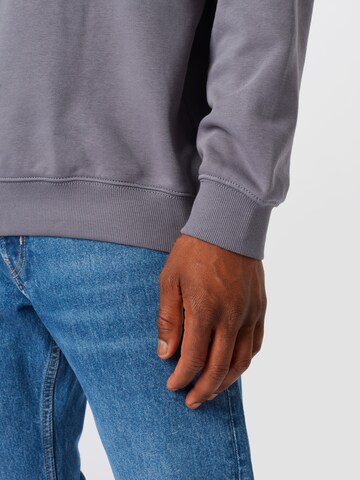 WEEKDAY Sweatshirt in Grijs