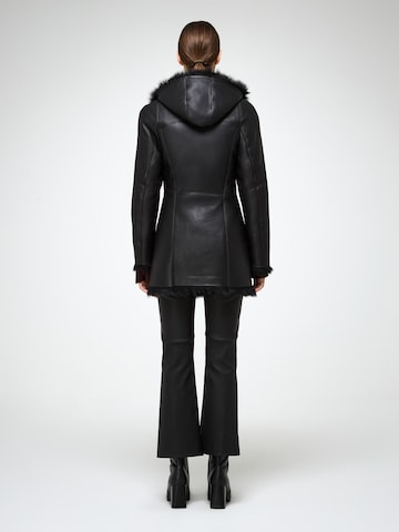 V S P Wintermantel 'Mallory' in Schwarz