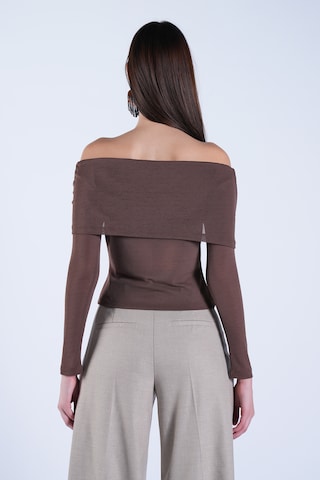 Trend Alaçatı Stili - Camiseta en marrón