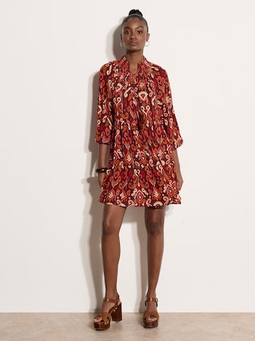 Robe ' ' Apricot en rouge