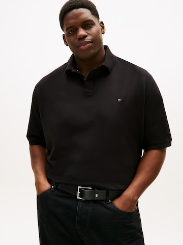 Tommy Hilfiger Big & Tall Póló '1985' - fekete: elől