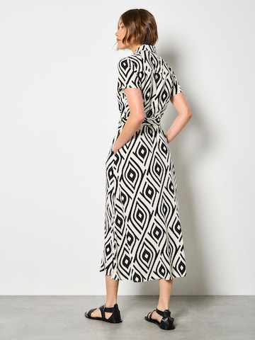 Apricot Dress ' ' in Black