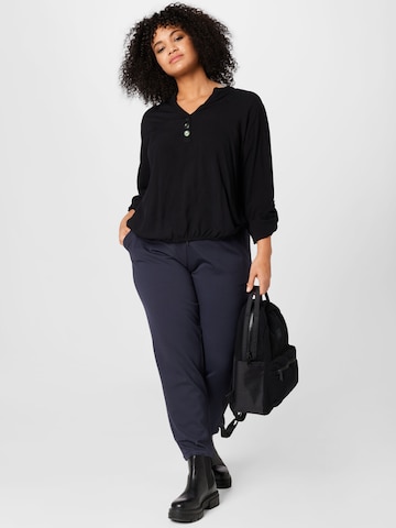 Regular Pantaloni cutați 'Eva' de la Vero Moda Curve pe albastru