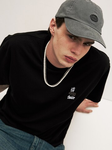 Cappello da baseball 'GORRA - WORLD' di Pull&Bear in grigio