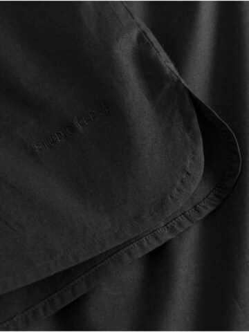 STUDIO FEDER Loosefit Shorts in Schwarz