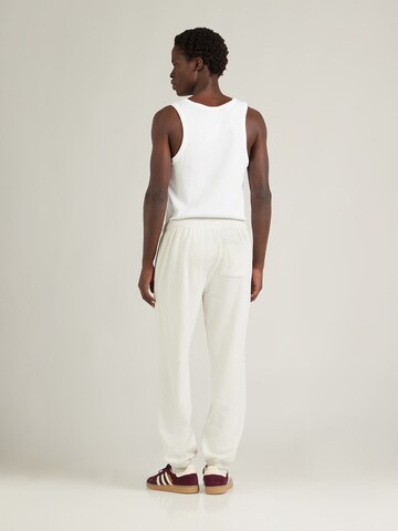 GAP Tapered Byxa i grå