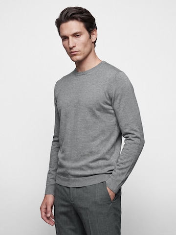 BENVENUTO Sweater in Grey: front