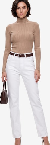 ESRA Jeans in White: front