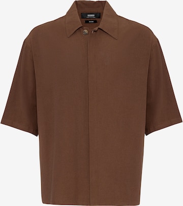 Antioch Comfort fit Button Up Shirt in Brown: front