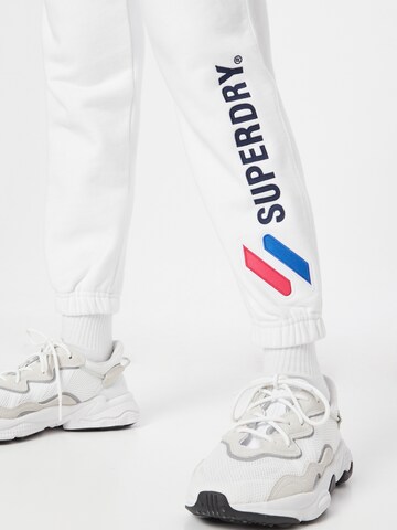 Superdry Zúžený Kalhoty – bílá