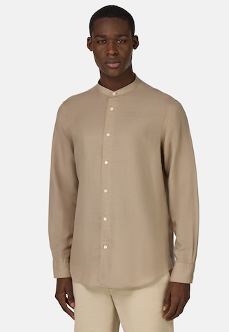 Coupe regular Chemise Boggi Milano en marron : devant