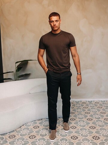 Richesse Shirt 'SHINY ESSENTIAL SHIRT DEEP BROWN' in Bruin
