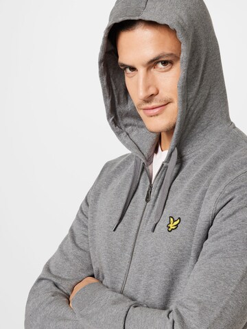 Lyle & Scott - Sudadera con cremallera en gris