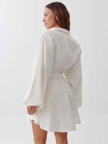 Robe-chemise 'ADRI' Tussah en blanc : derrière