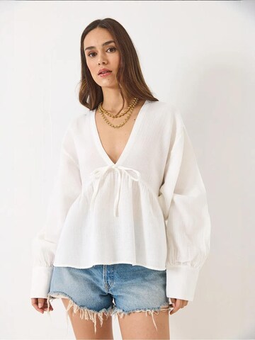 Bianco Lucci Blouse in Wit: voorkant