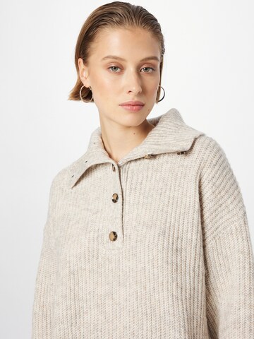 Lindex Oversized neulepaita 'Alma' värissä beige