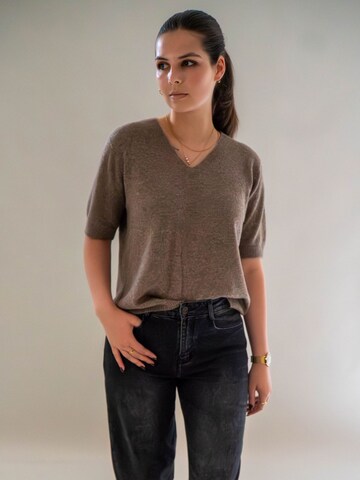WEARABLE STORIES Pullover 'Rune' in Grau
