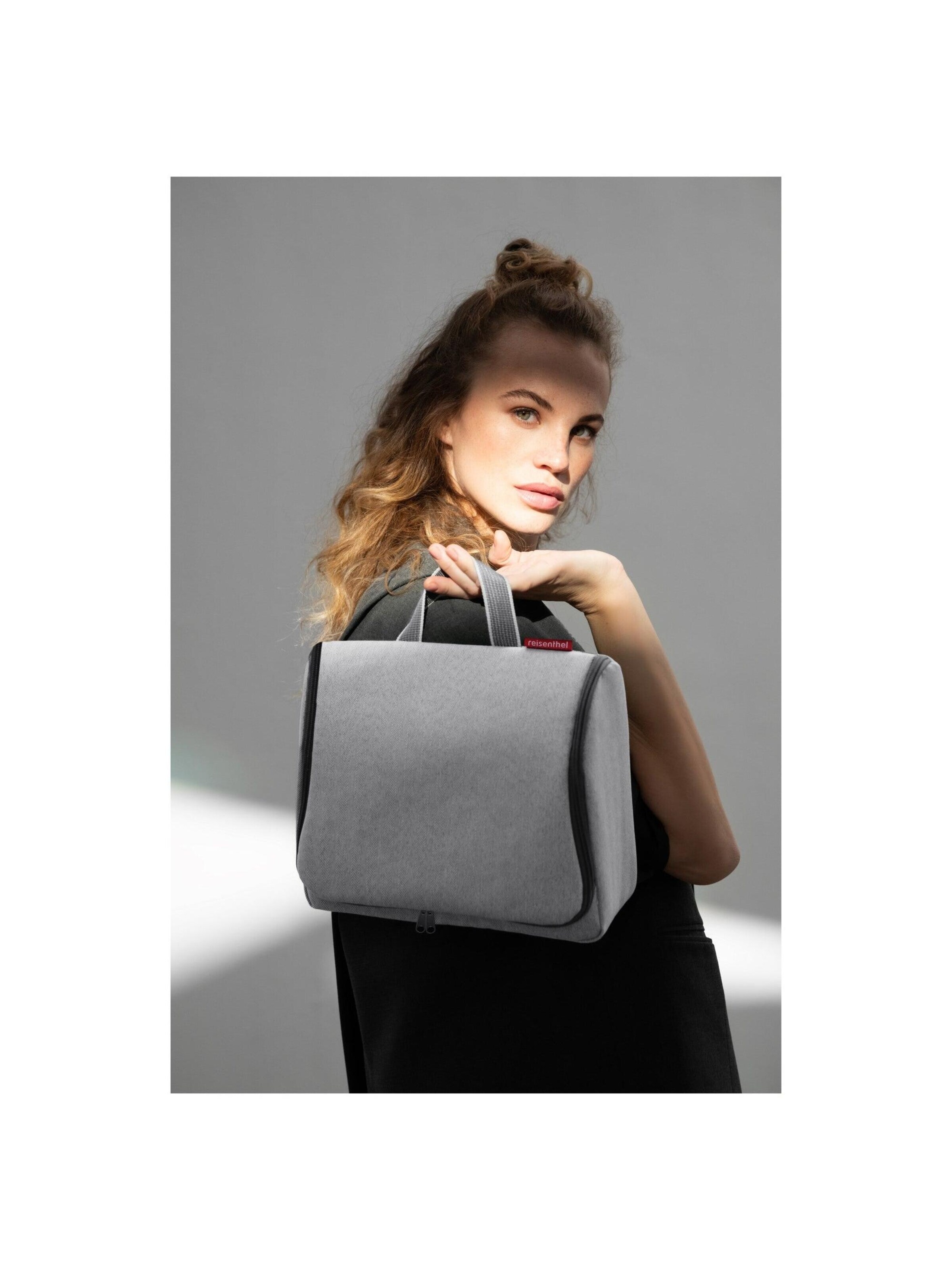 REISENTHEL Kulturtasche‌‌‌‌‌‌‌‌‌‌ in Grau
