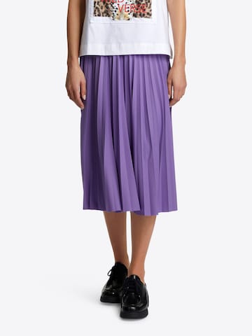 Rich & Royal Skirt in Purple: front