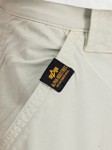 ALPHA INDUSTRIES Regular Cargobroek in Grijs