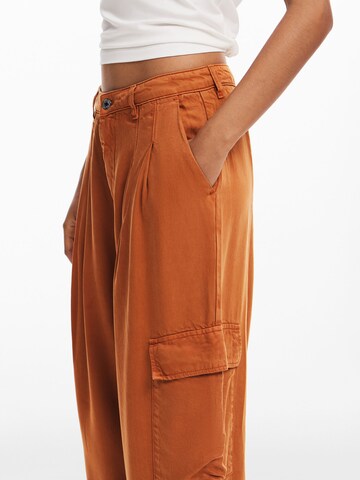 Wide leg Pantaloni cargo di Desigual in arancione