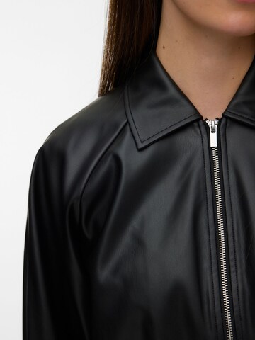 Veste mi-saison 'VMCaia' VERO MODA en noir