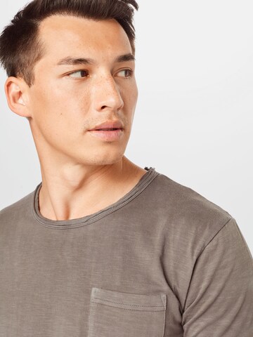 INDICODE JEANS - Camiseta 'Hess' en marrón