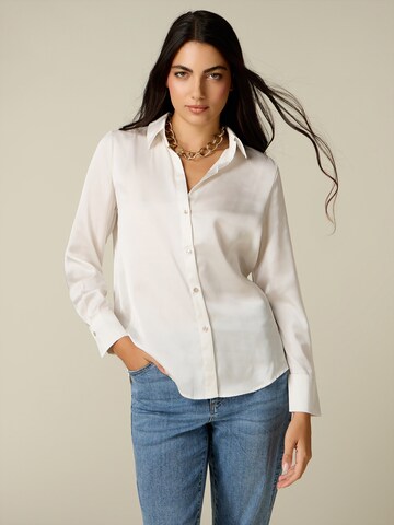 Camicia da donna di oltre in bianco