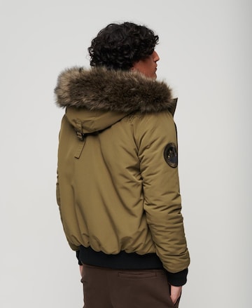Superdry & Co Зимняя куртка 'Everest' в Зеленый