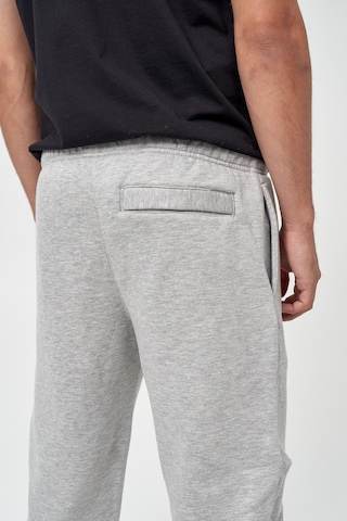 Mikon Tapered Broek 'Sense' in Grijs