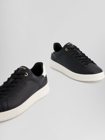 Baskets basses Bershka en noir