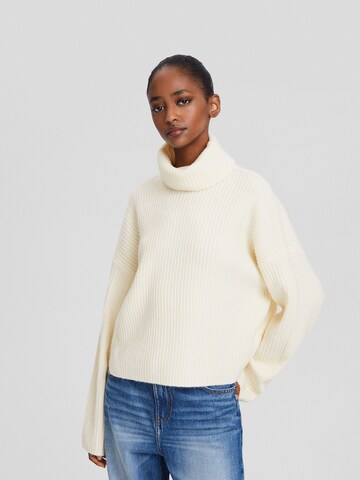 Bershka Sweater in Beige: front