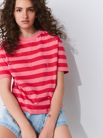 Tricou de la Next pe roz