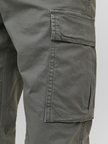 Regular Pantalon cargo 'Ace Tucker' JACK & JONES en gris