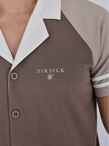 Coupe regular Chemise 'Retro Resort' SikSilk en marron