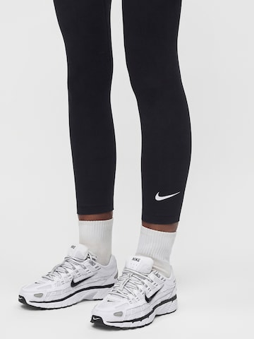 Nike Sportswear Skinny Leggings i sort