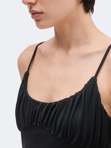 NIKE Sportovní top 'One' – černá